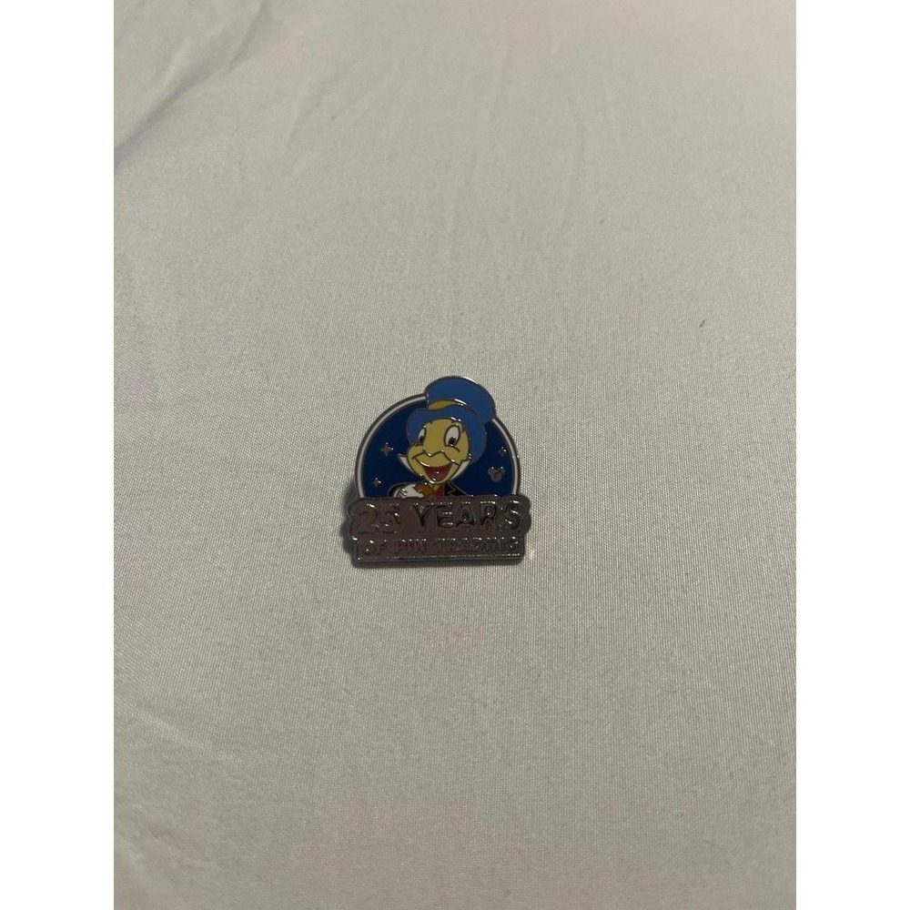 Disney Pin Jiminy Cricket 25 Years of Pin Trading Hidden Mickey Disney 2025